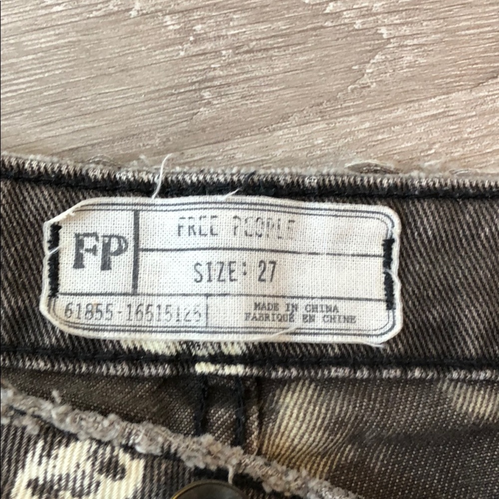 Free people shorts size 27 - Picture 2 of 3